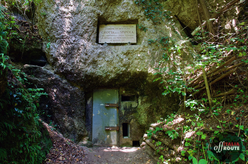 L'ingresso de la Grotta della Spipola