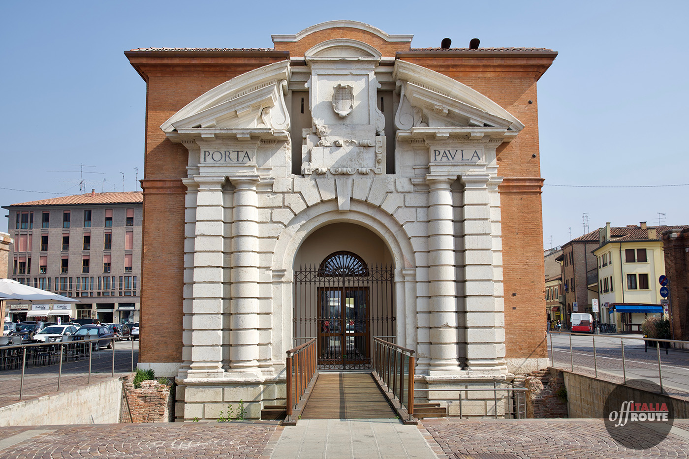 Porta Paula, inizio della nostra passeggiata lungo le mura di Ferrara