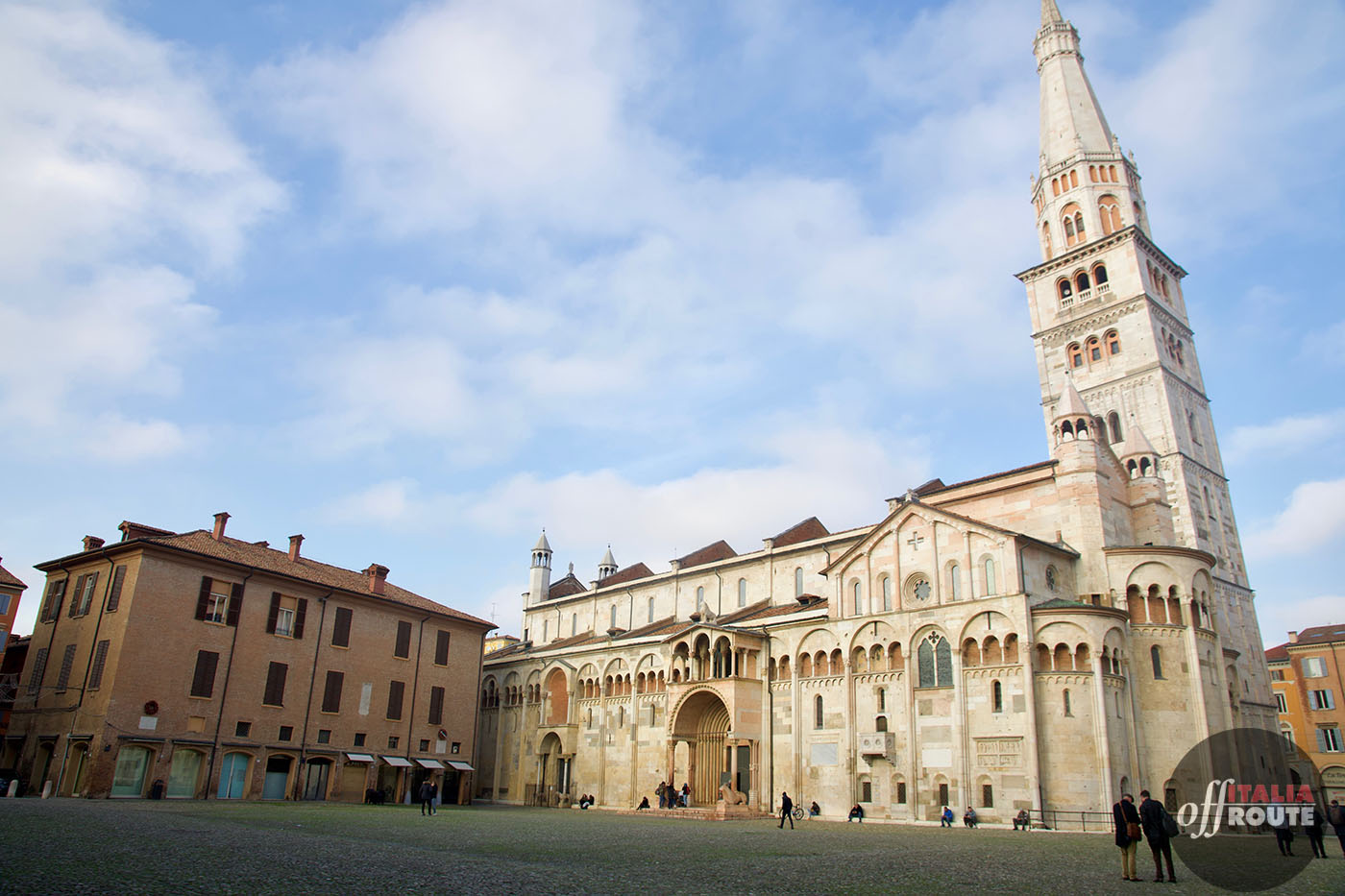 piazza grandi di Modena e la cattedrale