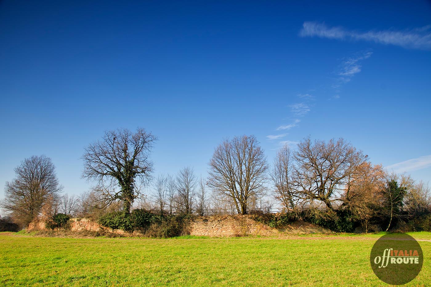 Il parco e la recinzione originale della Reggia di Rivalta